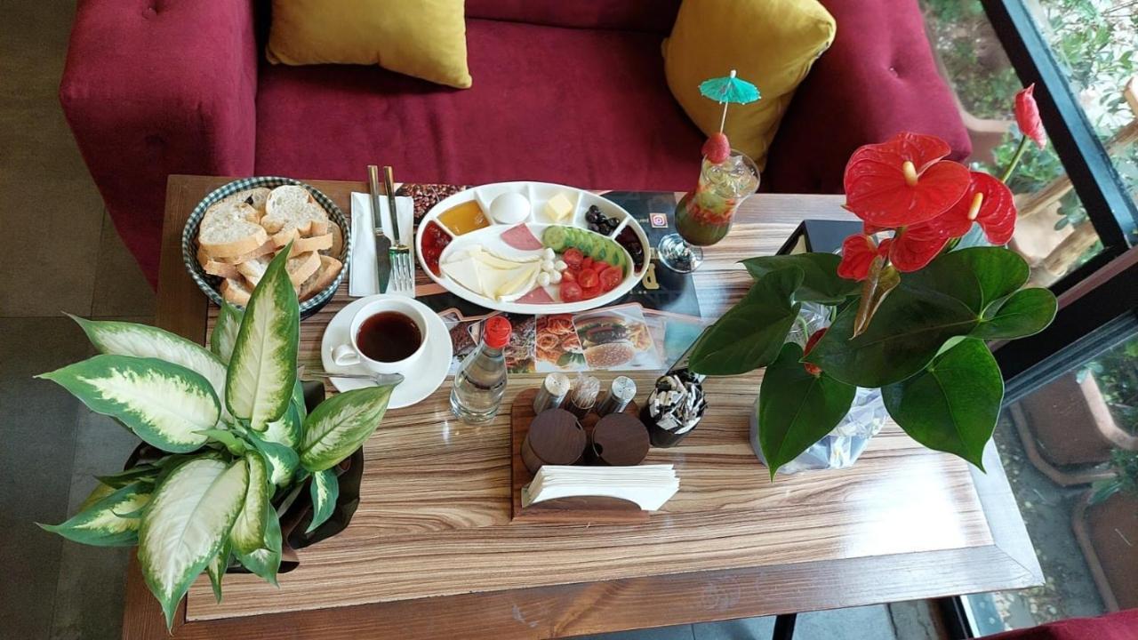 Paris Hotel Cafe Restaurant Стамбул Экстерьер фото